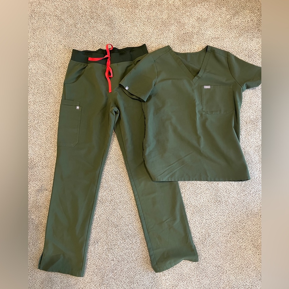 Figs Dark Olive matching set. Hard to find!